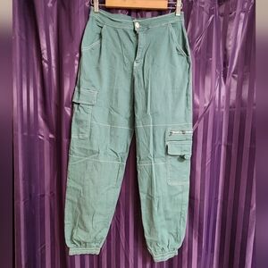 ❌️ [SOLD] Rachel Paige Sz M Tapered Green Cargo Pants with Flap Pockets